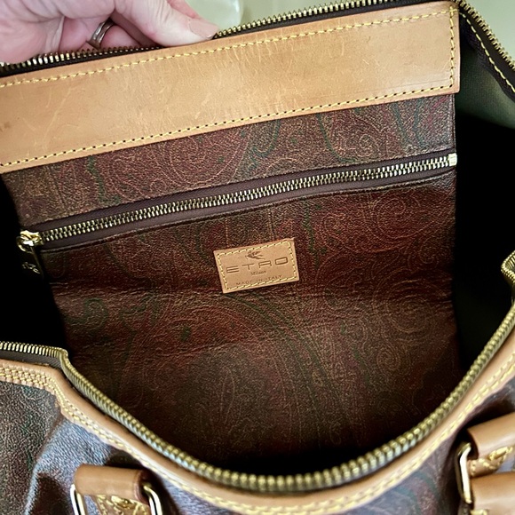 Vintage Etro Travel Duffle Bag with lock and keys - Picture 15 of 17